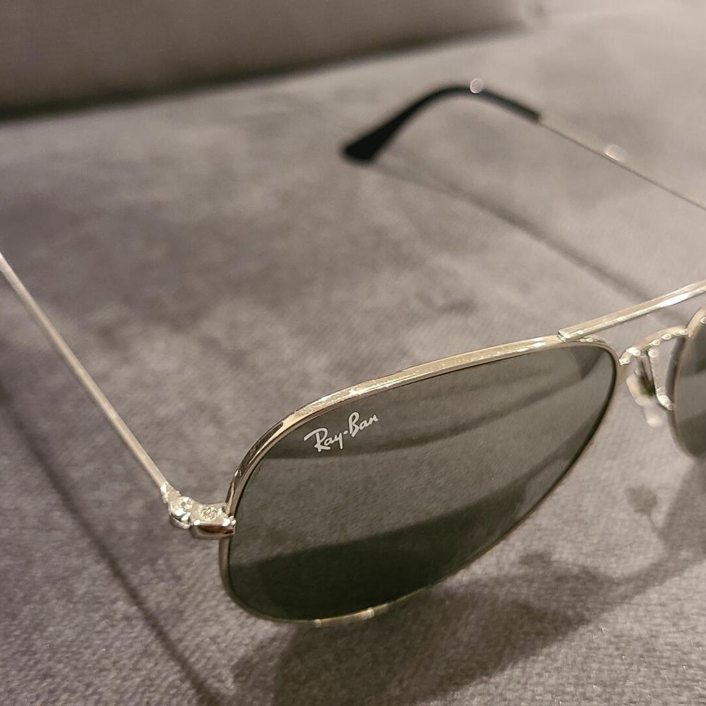 Ray-Ban Black and Silver Aviator Sunglasses